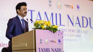  உங்க முகத்தை பார்த்து 9 நாளாச்சு.. சிங்கப்பூர், ஜப்பான் பயணம் முடிந்து திரும்பும் ஸ்டாலின் உருக்கம்!