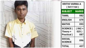 2 கைகள் இல்லை! 10 ஆம் வகுப்பு பொதுத்தேர்வில் பள்ளியில் முதல் மதிப்பெண் பெற்ற தன்னம்பிக்கை மாணவன்!