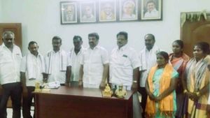 அதிமுக சேர்மனை ஸ்கெட்ச் போட்டு தூக்கிய திமுக மாவட்டச் செயலாளர்! மாஜி அமைச்சர் தங்கமணிக்கு ஷாக்! 