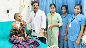 இருக்கிறதை கட்டுங்கம்மா! டாக்டர் சரவணன் காட்டிய தாராளம்! 2 கிலோ தைராய்டு கட்டி உடனே அகற்றம்! 