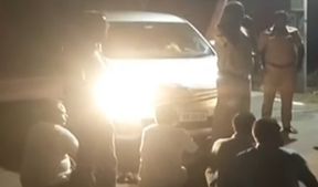 கரூரில் துணை மேயர் தாரணி வீட்டுக்கு சீல்.. இரவில் ஐடி அதிகாரிகளை சிறை பிடித்த திமுகவினர்.. பரபரப்பு