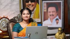 பதவியை இழக்கும் ஆளுங்கட்சியின் இளம் கவுன்சிலர்.. மேயர் ரேஸில் இருந்தவர் தகுதி இழப்பு.. என்னாச்சு??