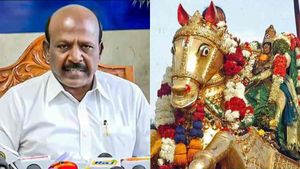 அழகர் ஆற்றில் இறங்கும் வைபவம்.. அன்னதானம், பிரசாதங்களை கொடுக்கும் பக்தர்களுக்கு முக்கிய அறிவிப்பு 