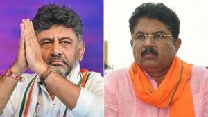 மிரளும் அமித்ஷா.. கனகபுராவில் டிகே சிவக்குமார் அமோக வெற்றி! பாஜக அமைச்சர் அசோக்கின் டெபாசிட் காலி 