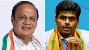 ஹெலிகாப்டரில் கட்டுக்கட்டாக பணம்! அண்ணாமலையை மாட்டிவிட்ட காங்கிரஸ் வேட்பாளர் நிலை இதுதான்.. பரிதாபம் 