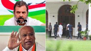 கர்நாடகாவின் அடுத்த முதல்வர் இவர் தானா? மல்லிகார்ஜூன கார்கே, ராகுல் பரபர ஆலோசனை! இன்று ரிசல்ட் 