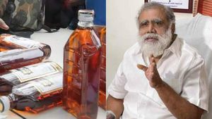 கள்ளச்சாராயம் விற்றவருக்கும் நிவாரணமா? 'குற்றவாளிகளுக்கும் குடும்பம் இருக்கு'.. ஐ பெரியசாமி பதில் 