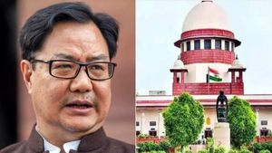 நீதித்துறையின் “ஹாட்ஸ்பாட்”.. கை வைத்த கிரண் ரிஜிஜு! சட்டத்துறையிலிருந்து தூக்கியடிக்கப்பட்டது ஏன்? 