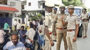கதிகலங்கும் கரூர்..8 திமுகவினர் கைது! செந்தில் பாலாஜி சகோதரர் வீடு சென்ற ஐடி அதிகாரிகள் மீது அட்டாக்