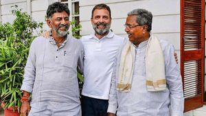 கர்நாடகா.. அடித்து ஆடும் சித்தராமையா - டிகே சிவக்குமார்.. நாளையே அமைச்சரவை விரிவாக்கம்.. 24 பேரா? 