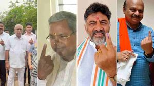 கர்நாடகா சட்டசபை தேர்தல் 2023 LIVE :  224 தொகுதிகளிலும் விறுவிறு வாக்குப் பதிவு நிறைவு! 