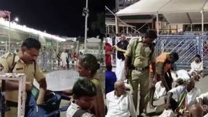 திருமலை திருப்பதியில் ஊடுருவிய தீவிரவாதிகள்!.. போலீஸாருக்கு கிடைத்த மர்ம கடிதம்.. நடந்தது என்ன? 