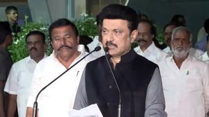 அடேங்கப்பா.. ரூ.3,233 கோடியில் புரிந்துணர்வு ஒப்பந்தம்.. 5,000 பேருக்கு வேலை.. அசத்திய  ஸ்டாலின் 