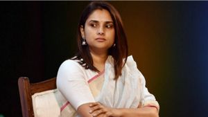 ‛நானும் கவுடத்தி தான்’.. சாதி அரசியலில் நடிகை ரம்யா? விவாதத்தை கிளப்பிய வீடியோ! என்ன சொன்னார்? 