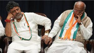 சொந்தமாகவே சூனியம் வைப்பதா? டிகே சிவக்குமாரை முதல்வராக்க காங்கிரஸ் தயங்குவது ஏன்? 5  காரணங்கள் இதோ