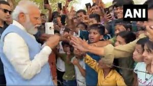 நோ.. ‛பிரதமர்’ பதவி மட்டும் வேண்டவே வேண்டாம்! சிறுவனிடம் சட்டென சொன்ன மோடி!கலபுரகியில் சுவாரசியம்