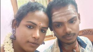 அவர் என் புருஷன்! நீ எப்படி கல்யாணம் செய்யலாம்? மணமகளுக்கு போட்டோ அனுப்பிய திருநங்கை! மணமகன் தற்கொலை 