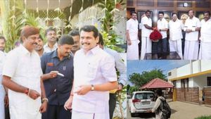 அமைச்சருக்கு நெருக்கம்..செந்தில் கார்த்திகேயன் வீடு, ஆபீசில்  சல்லடை போடும் ஐடி ஆபீசர்ஸ்! யார் இவர்? 