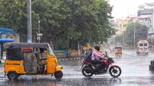 12 மாவட்டங்கள்.. கூலான செய்தி சொன்ன சென்னை வானிலை மையம்! இன்று முதல் மே 31 வரை கனமழைக்கு வாய்ப்பு 