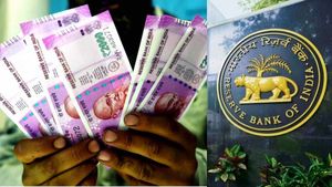‛அக்கவுண்ட்’ உள்ள வங்கியில் மட்டுமே ரூ.2000 நோட்டை மாற்ற முடியுமா? ஆர்பிஐ சொல்வது என்ன? இத படிங்க 