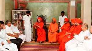 கர்நாடகா: பாஜகவுக்கு கடும் ஷாக்- காங்கிரஸுக்கு வாக்களிக்க வீரசைவ லிங்காயத் அமைப்பு வேண்டுகோள்!
