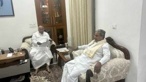 விட்டுக்கொடுக்காத டி.கே.சிவகுமார்.. டஃப் கொடுக்கும் சித்தராமையா! முதல்வர் யார்? இன்று காலை முடிவு 