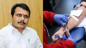 செந்தில்பாலாஜி பூரண நலம் பெறணும்! பிரச்சனைகள் தீரணும்! கரூரில் ரத்த தானம் செய்த ஆதரவாளர்கள்! 