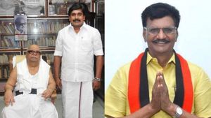 கம்பம் ராமகிருஷ்ணன் Vs ஜெயக்குமார்! தேனி தெற்கு மாவட்ட திமுக பனிப்போர்! சென்னையிலிருந்து சென்ற டீம்! 