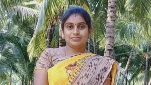 கோவையில் 100 நாள் வேலை திட்டத்தில் பல லட்சம் மோசடி.. காங். பஞ்சாயத்து தலைவர் மீது பாய்ந்த வழக்கு 