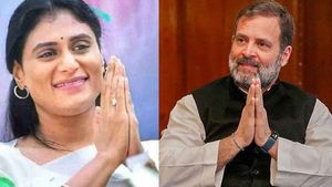 ஜெகன் சகோதரி ஷர்மிளா கட்சியை இணைக்கும் விவகாரம்: தெலுங்கானா காங்கிரஸில் பெரும் புயல்! 