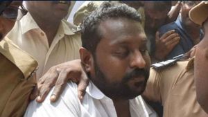 அவதூறு பரப்பிய குற்றச்சாட்டில் 15 நாள் கஸ்டடி.. மதுரை சென்ட்ரல் ஜெயிலில் அடைக்கப்பட்ட எஸ்.ஜி.சூர்யா!