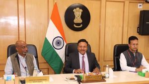 வெளிநாட்டில் வசிக்கும் இந்தியர்களுக்கும் விரைவில் வாக்களிக்கும் வசதி? இந்திய தேர்தல் ஆணையம் தீவிரம் 