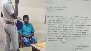 1000 யுவராஜ்.. சர்ச்சையை கிளப்பிய பாஜக கட்டெறும்பை தூக்கிய போலீஸ்.. மன்னிப்பு கடிதம்? நடந்தது என்ன? 