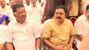 கல்யாண வீட்டில் 