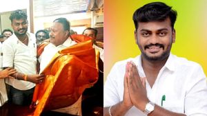 தொடரும் அதிரடி.. திண்டுக்கல் அதிமுக ஐடி விங்க் செயலாளர் சேட்டை கார்த்தி கைது.. ஸ்டேஷன் முற்றுகை 
