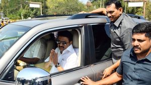 பாஜகவிற்கு எதிராக பாட்னாவில் நாளை கூடும் எதிர்கட்சி தலைவர்கள்..பீகார் செல்லும் முதல்வர் ஸ்டாலின் 