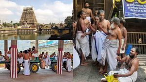  கனகசபை ஏற அனுமதி மறுப்பு.. சிதம்பரம் தீட்சிதர்கள் வைத்த பலகை அகற்றம்.. அறநிலையத்துறை அதிரடி 