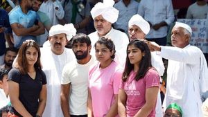 மல்யுத்த வீரர்களுக்கு நீதி கிடைக்கும் வரை போராட்டம் தொடரும்! மகா பஞ்சாயத்தில் விவசாயிகள் அதிரடி 