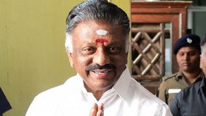 ஆண்டிகள் கூடி மடம் கட்டியது போல.. எதிர்க்கட்சிகளின் கூட்டத்தை கிண்டல் செய்த ஓபிஎஸ்! 