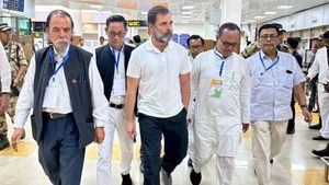 மணிப்பூர் சென்ற ராகுல் காந்தி அங்கு போலீசாரால் தடுத்து நிறுத்தம்.. காங்கிரஸ் கடும் கண்டனம் 