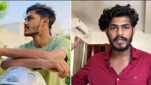 மீண்டும் சிக்கிய டிடிஎஃப் வாசன்: பயங்கர வேகம்.. நிற்காமல் பறந்த பைக்- மடக்கிப் பிடித்த இன்னொரு டீம்! 