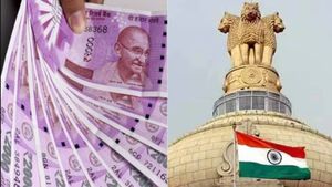 வெறும் ரூ.50 செலுத்தினால்.. ரூ.35 லட்சம் பெறலாம்.. ஆஹா, அருமையான அஞ்சலக திட்டம்..மத்திய அரசு அதிரடி