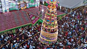 ஏர்வாடி தர்கா சந்தனக் கூடு திருவிழா..சாதி மத பேதமின்றி தரிசித்த மக்கள்..ராமநாதபுரத்தில் விடுமுறை 