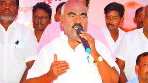 அமைச்சரென்று கூட ஒரு மரியாதை இல்லையே! திண்டிவனம் திமுக நிர்வாகிகளால் திகைத்துப் போன செஞ்சி மஸ்தான்! 