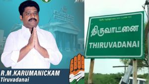 மனு கொடுத்து 1 வருசம் ஆச்சு! எதுவும் நடக்கல! காங்கிரஸ் எம்.எல்.ஏ.கருமாணிக்கத்தை முற்றுகையிட்ட மக்கள் 