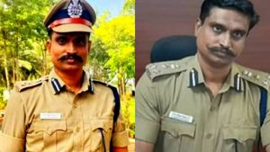 டிஐஜி விஜயகுமார் தேனிக்காரர்! சொந்த ஊரில் இறுதிச்சடங்கு! அப்பா ஓய்வு வி.ஏ.ஒ. -அம்மா ஓய்வு ஆசிரியை! 
