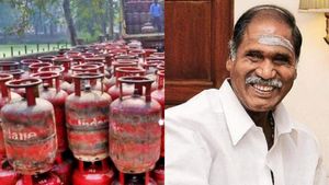 சிவப்பு, மஞ்சள் ரேசன்கார்டுகளுக்கு கேஸ் சிலிண்டர் மானியம்..அரசாணை வெளியிட்ட புதுச்சேரி ரங்கசாமி 