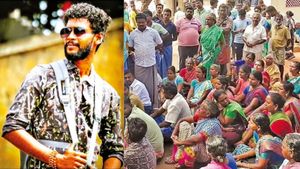 தேனி அருகே நடுரோட்டில் கொடூரமாக கொல்லப்பட்ட இளைஞர்.. உறவினர்கள் தர்ணா.. பதற்றம் 