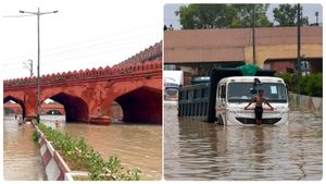 மூழ்கிய தலைநகர்.. சுற்றிலும் தண்ணீர்.. போக்குவரத்து நெரிசலால் மக்கள் அவதி! டெல்லியில் மாஸ்டர் பிளான் 