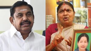 ''அண்ணன் எடப்பாடியை விட்டால் இந்த நாட்டை காப்பாற்ற ஆளில்லை''! மாஜி அமைச்சர் வளர்மதி வைத்த ஐஸ்! 